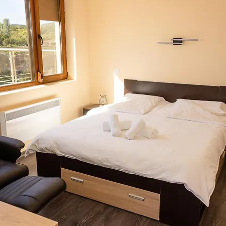 Spacious 3bd Flat With Large Terrace & Sea View By Flat Mаnager Lägenhet