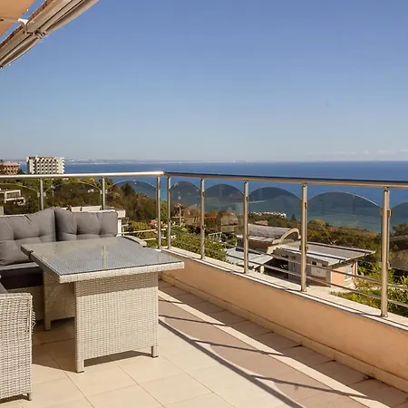 Spacious 3bd Flat With Large Terrace & Sea View By Flat Mаnager Apartment *