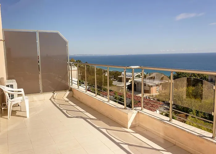 Διαμέρισμα Spacious 3bd Flat With Large Terrace & Sea View By Flat Mаnager Βάρνα