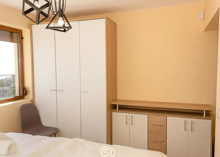 Spacious 3bd Flat With Large Terrace & Sea View By Flat Mаnager Apartment