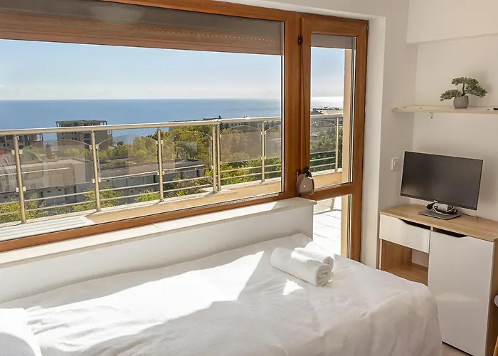 Spacious 3bd Flat With Large Terrace & Sea View By Flat Mаnager Warna