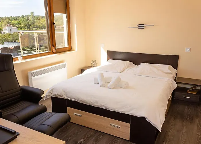 Spacious 3bd Flat With Large Terrace & Sea View By Flat Mаnager Apartment