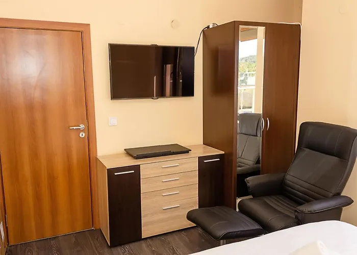 Διαμέρισμα Spacious 3bd Flat With Large Terrace & Sea View By Flat Mаnager Βάρνα